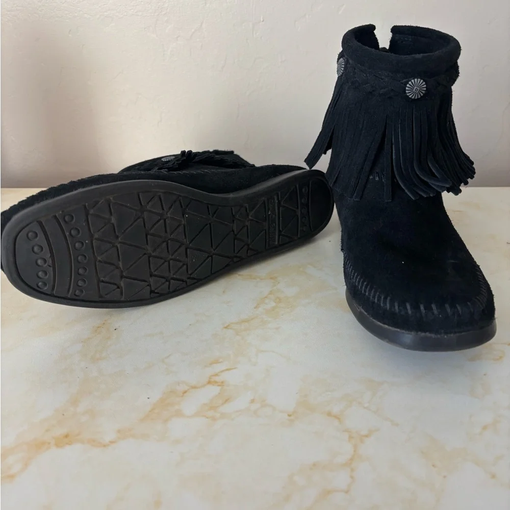 Minnetonka Back Zip Western Bootie, size 8.5 - Picture 5 of 7